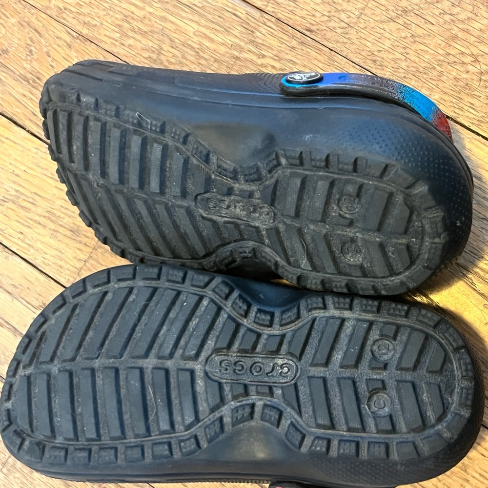 Crocs EUC Lined Little Kids size c12 Boys Girls Black with colorful fuzzy lining - Picture 5 of 6